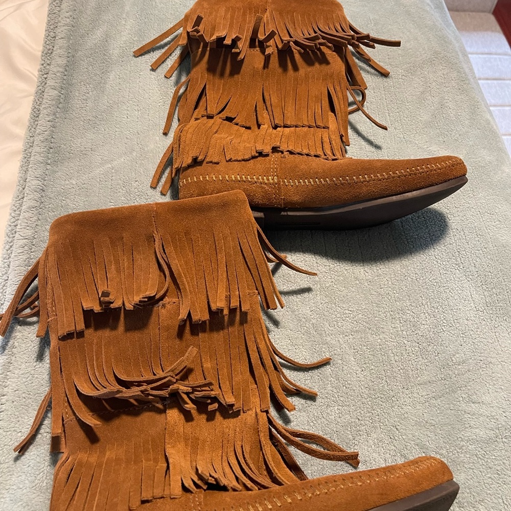 Minnetonka Brown Fringe Lace Up Boots